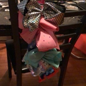 9 JoJo Siwa bows